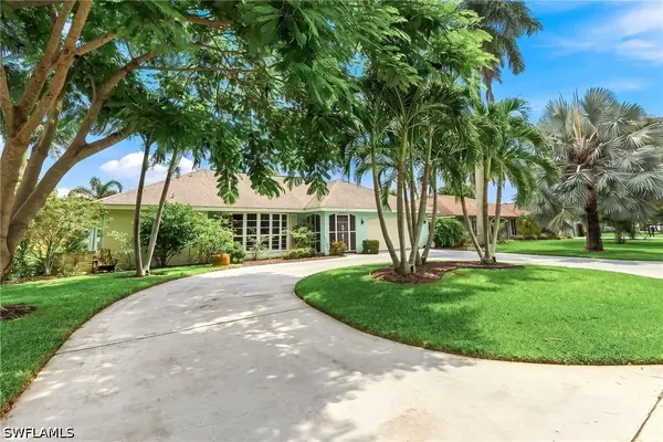 350 Pinehurst Circle, Naples, FL 34113