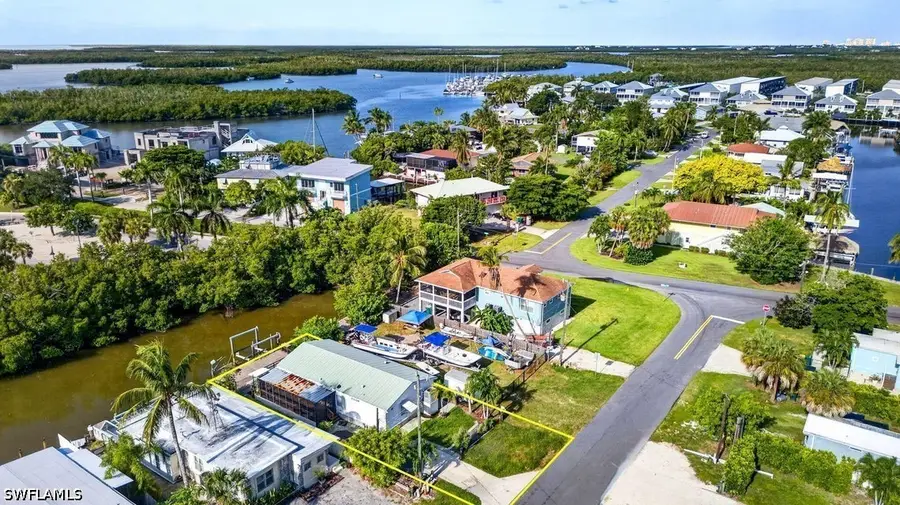 656 Palm Circle W, Naples, FL 34102 - #2