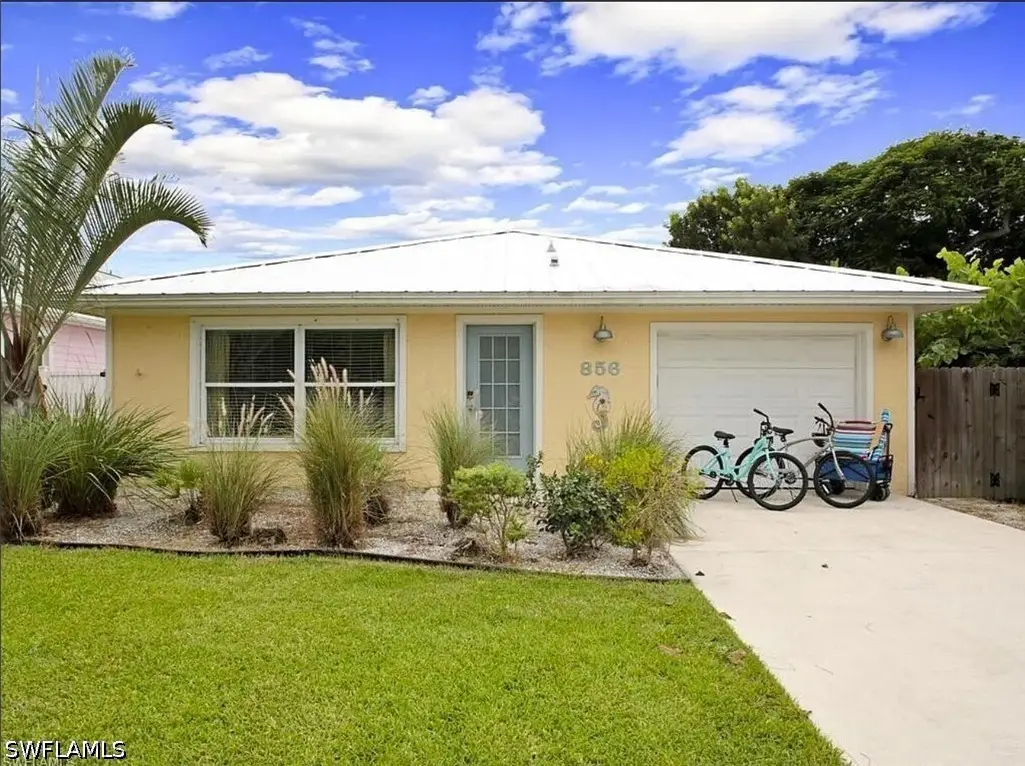 856 98th Avenue N, Naples, FL 34108 - #1