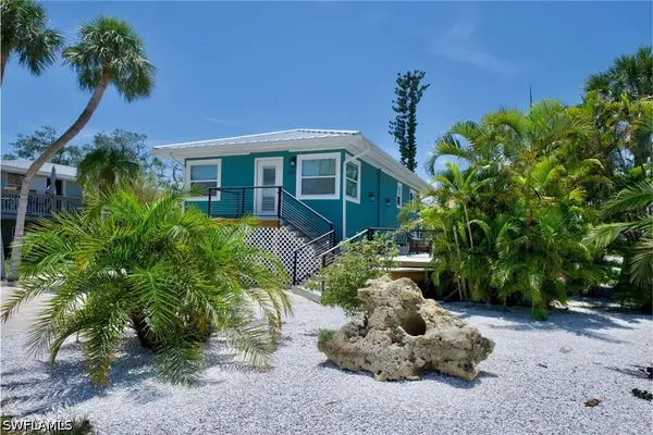 210 Dakota Avenue, Fort Myers Beach, FL 33931
