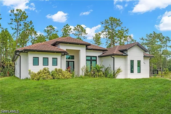 3677 8th Avenue Ne, Naples, FL 34120
