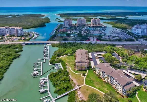 261b Wiggins Bay Drive, Naples,  34110