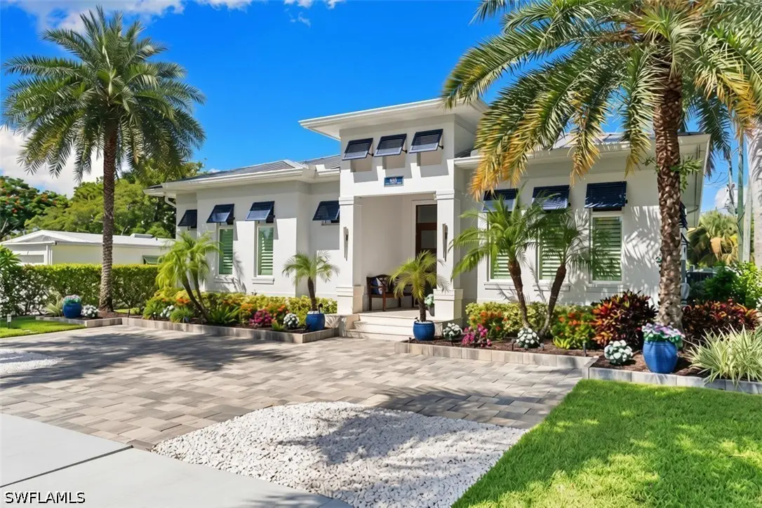 665 10th Street N, Naples, FL 34102 - #1