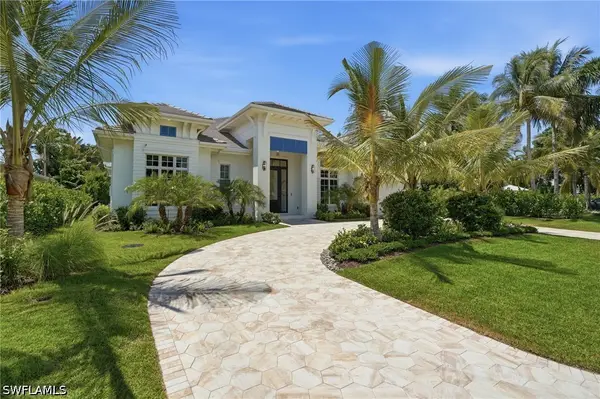 4865 Whispering Pine Way, Naples, FL 34103