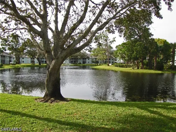 125 Wading Bird Circle #106, Naples, FL 34110