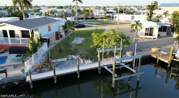 3853 Cherry Lane, St James City, FL 33956