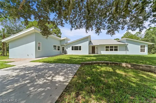 681 15th Street Sw, Naples, FL 34117