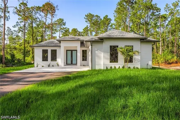 876 Desoto Avenue S, Naples, FL 34117