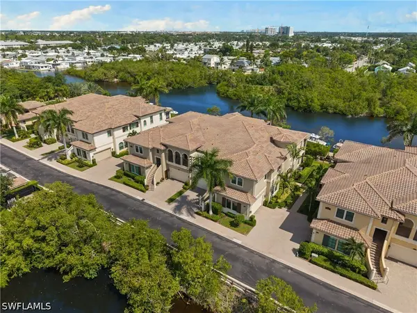 2439 Breakwater Way #9102, Naples, FL 34112