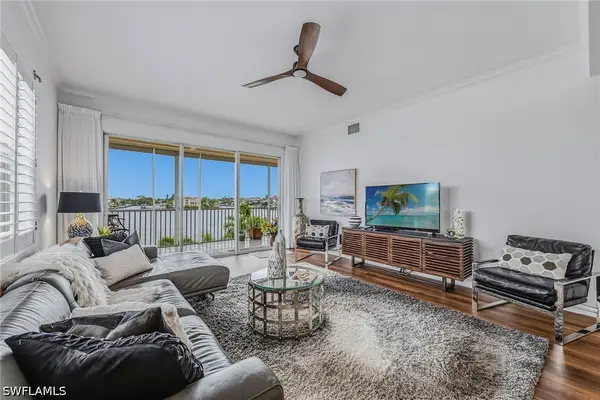 9566 Gulf Shore Drive #201, Naples, FL 34108