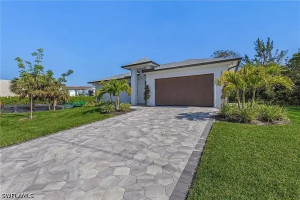 2499 Pine Street, Naples, FL 34112