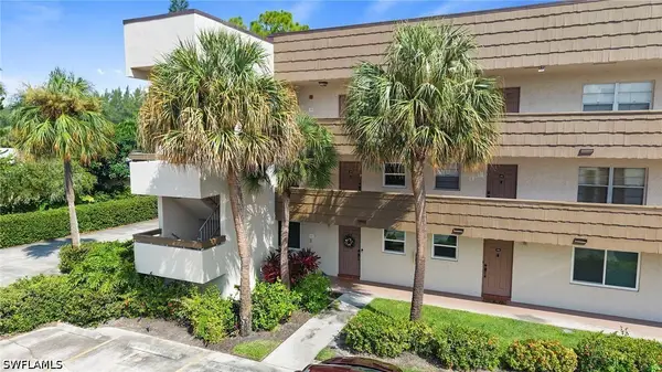 499 Forest Lakes Boulevard #201, Naples, FL 34105