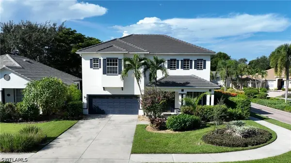 8213 Laurel Lakes Boulevard, Naples, FL 34119