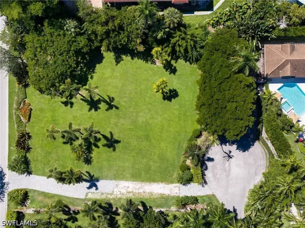 2670 Treasure Lane, Naples, FL 34102