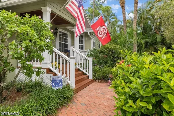 494 Chatham Circle, Naples, FL 34110