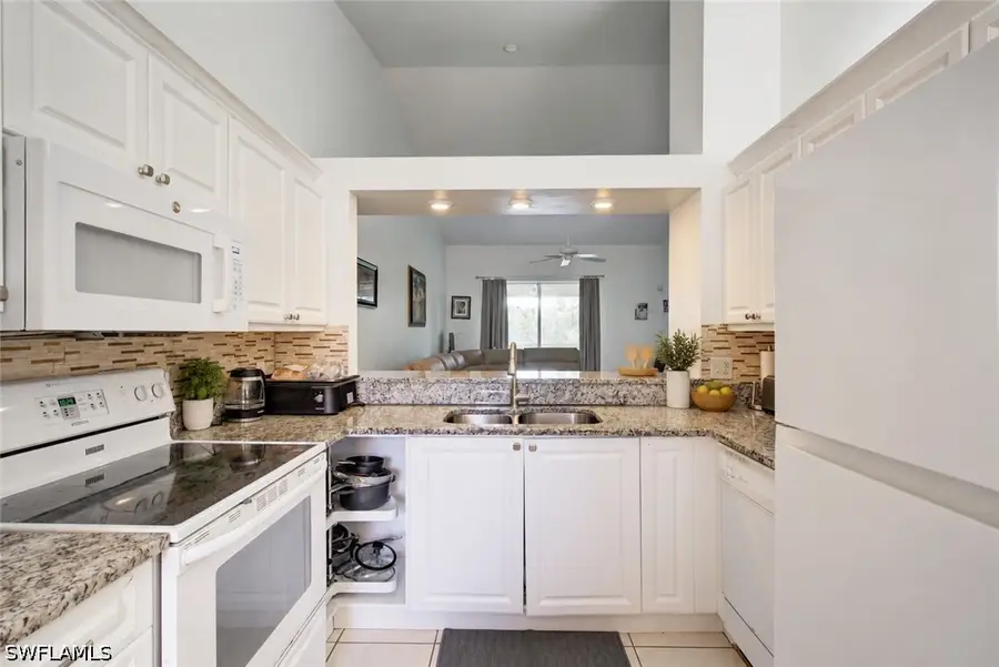 475 Robin Hood Circle #202, Naples, FL 34104 - #3