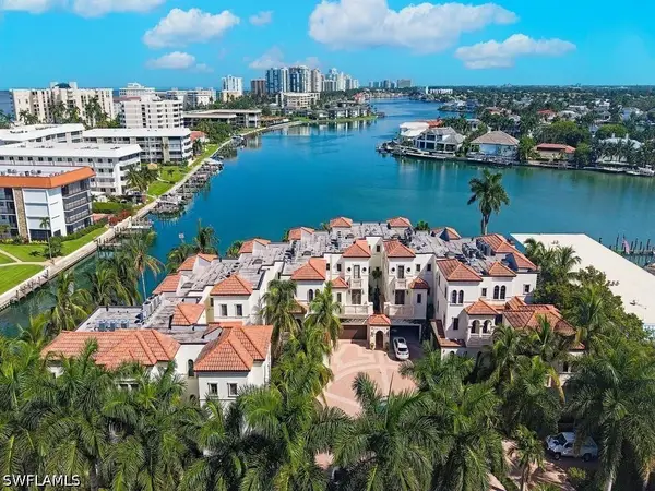 221 Harbour Drive #6, Naples, FL 34103