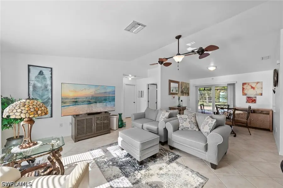 702 SE 10th Avenue, Cape Coral, FL 33990 - #3