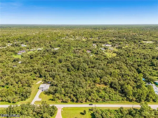 2841 30th Avenue Se, Naples, FL 34117
