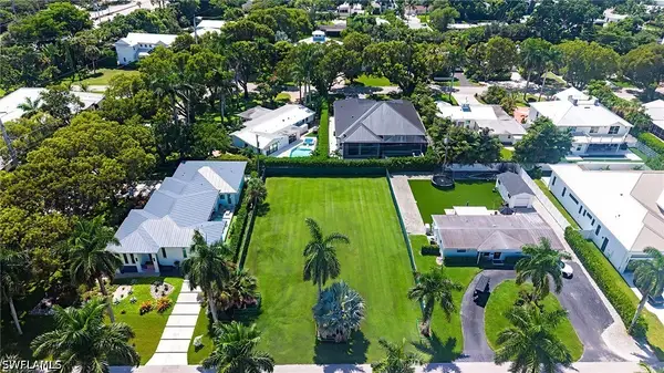 1268 13th Avenue N, Naples, FL 34102