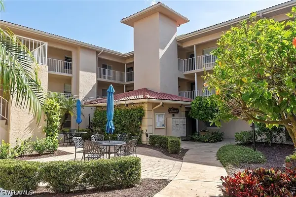 1051 Foxfire Lane #307, Naples, FL 34104