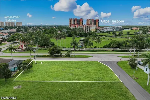 5429 SW 16th Place, Cape Coral, FL 33914