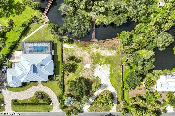 182 Cocohatchee Boulevard, Naples, FL 34110