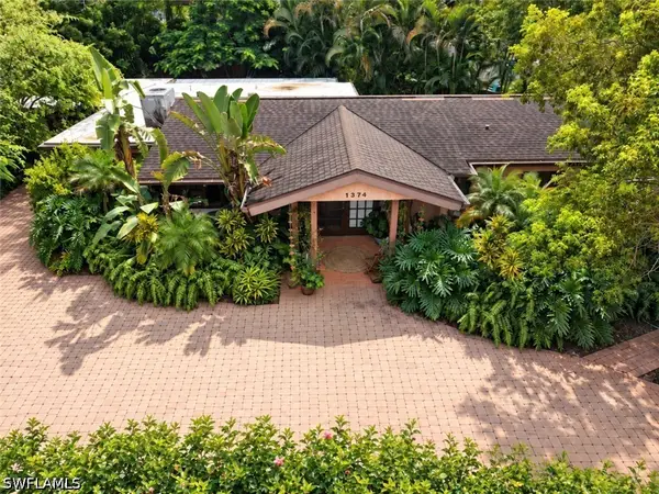 1374 13th Street N, Naples, FL 34102