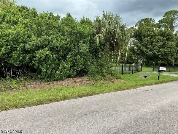 261 2nd Street Ne, Naples, FL 34120