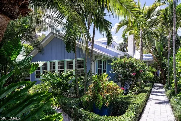244 11th Avenue S, Naples, FL 34102