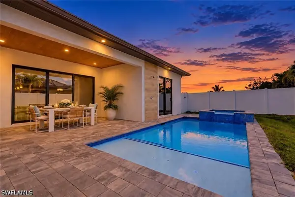 653 107th Avenue N, Naples, FL 34108