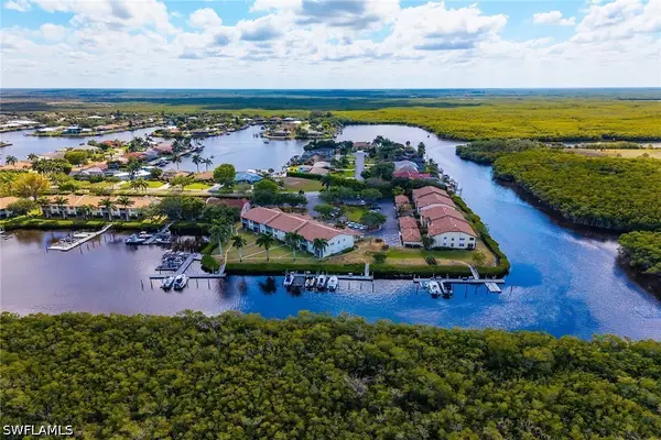 162 Newport Drive #1208, Naples, FL 34114