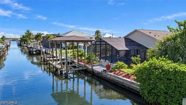 323 Washington Court, Fort Myers Beach, FL 33931