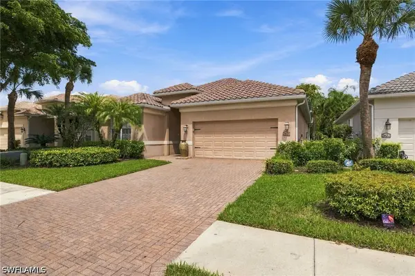 3626 Grand Cypress Drive, Naples, FL 34119