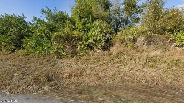 2711 33rd Street Sw, Lehigh Acres, FL 33976