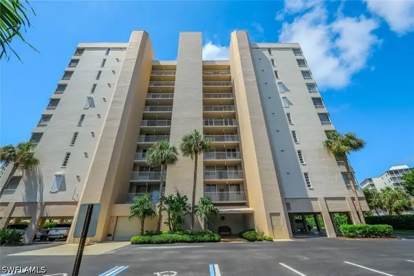11118 Gulf Shore Drive #803, Naples, FL 34108