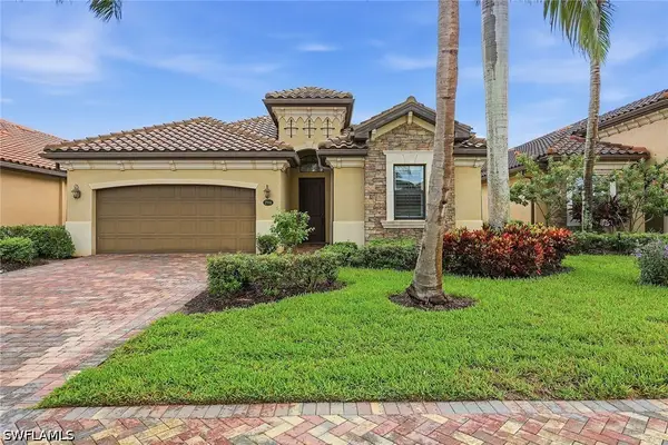 2946 Aviamar Circle, Naples, FL 34114