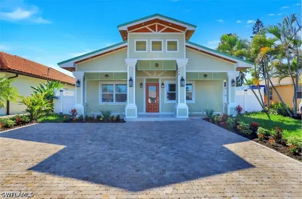 648 100th Avenue N, Naples, FL 34108