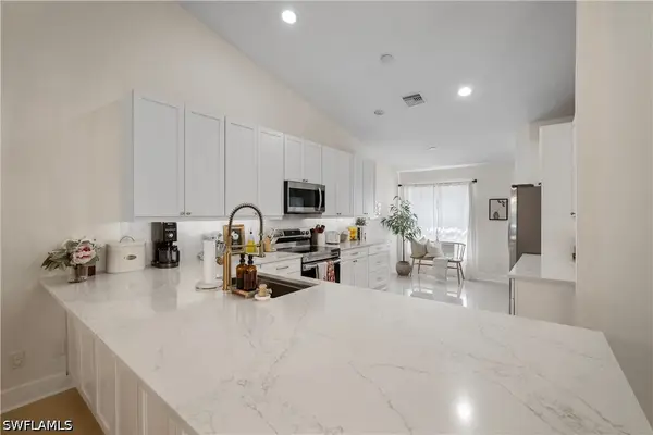 8163 Ibis Cove Circle, Naples, FL 34119
