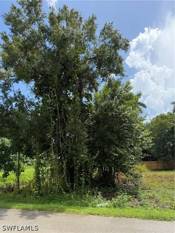 557 Sacramento Street, North Fort Myers, FL 33903