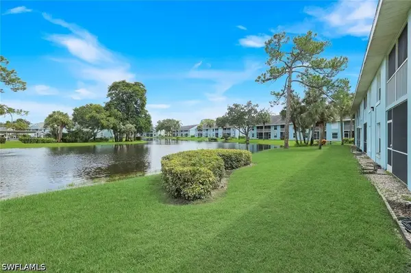 121 Wading Bird Circle #103, Naples, FL 34110