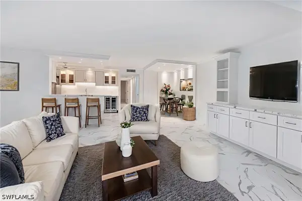 222 Harbour Drive #114, Naples, FL 34103