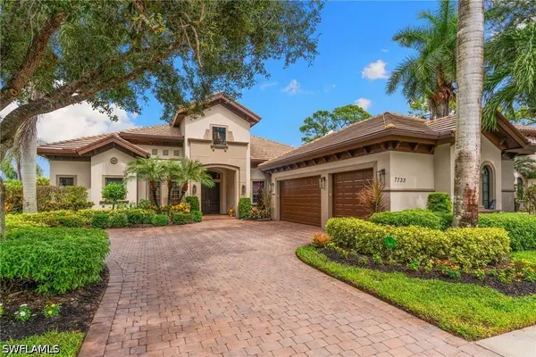 7733 Classics Drive, Naples, FL 34113