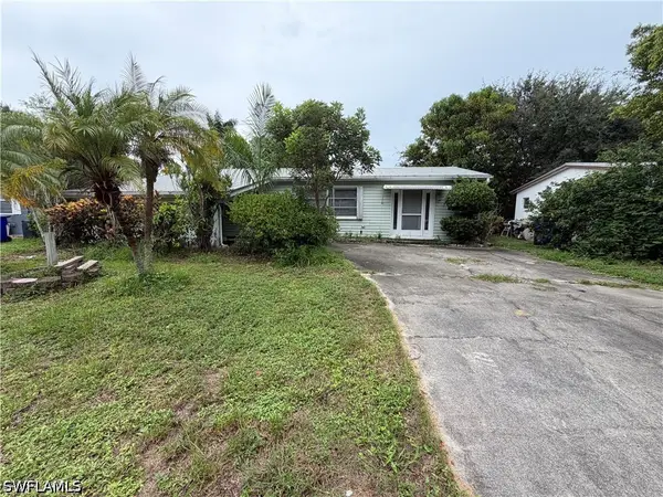 1030 22nd Avenue N, Naples, FL 34103
