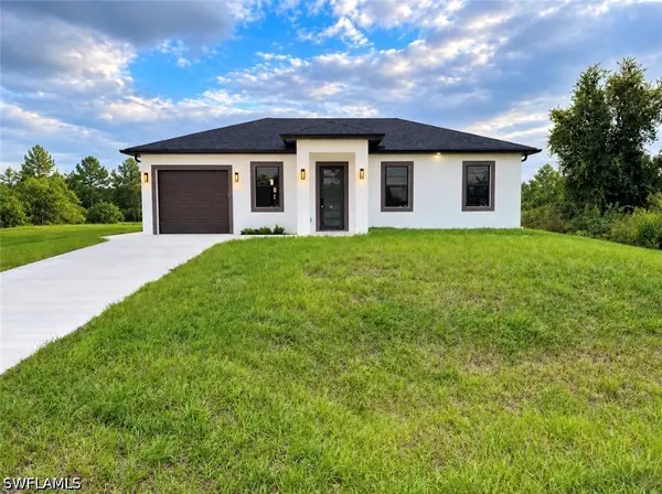 54 Floyd Avenue S, Lehigh Acres, FL 33976