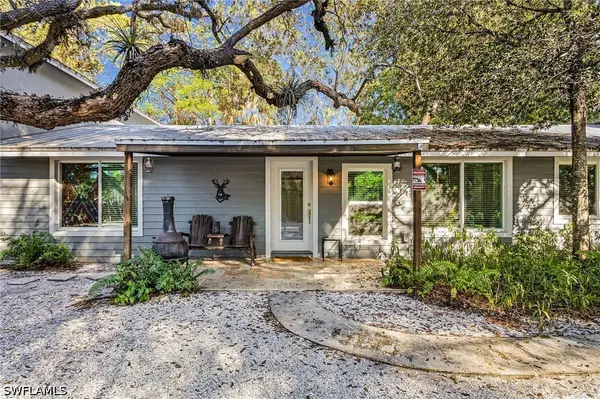 2563 Weeks Avenue, Naples, FL 34112