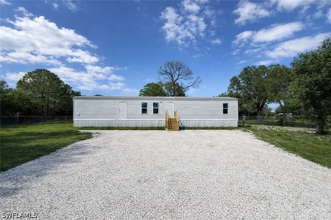 163 Avenida Del Sur Avenue, Clewiston, FL 33440 - #1
