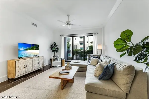 1030 3rd Avenue S #215, Naples, FL 34102