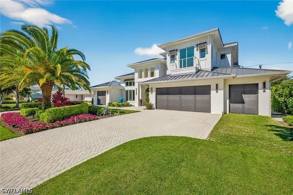 405 7th Avenue N, Naples, FL 34102