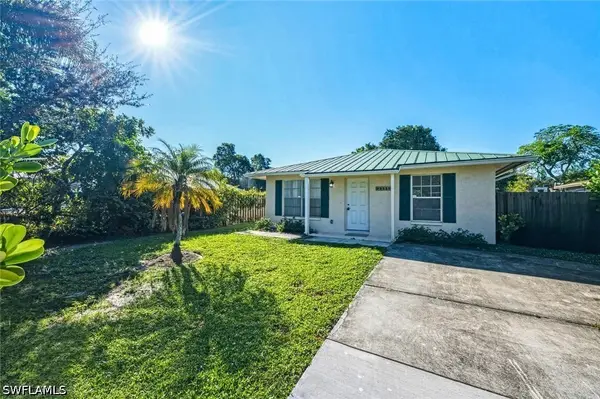 862 99th Avenue N, Naples, FL 34108